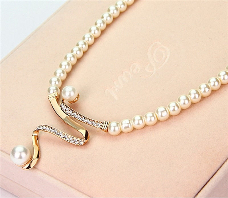 Natural Pearls Necklace + Earrings Set