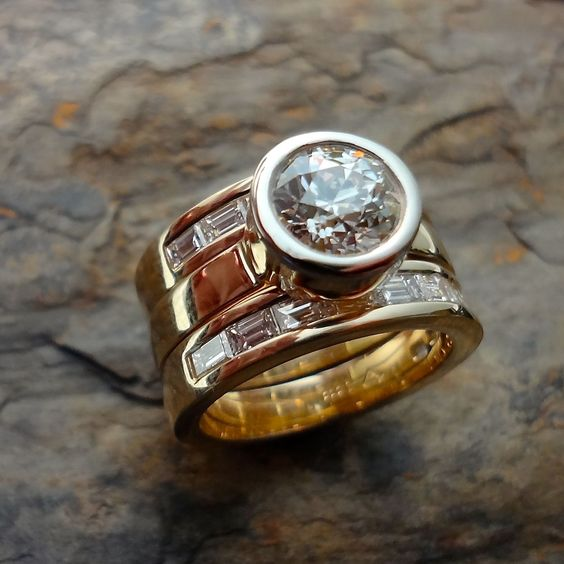 Vintage layer ring with glass crystals