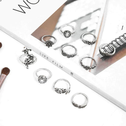 Set with Rings in Antique Silver with Enchanted Details