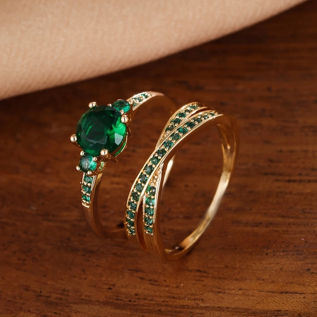Ring set with green crystals