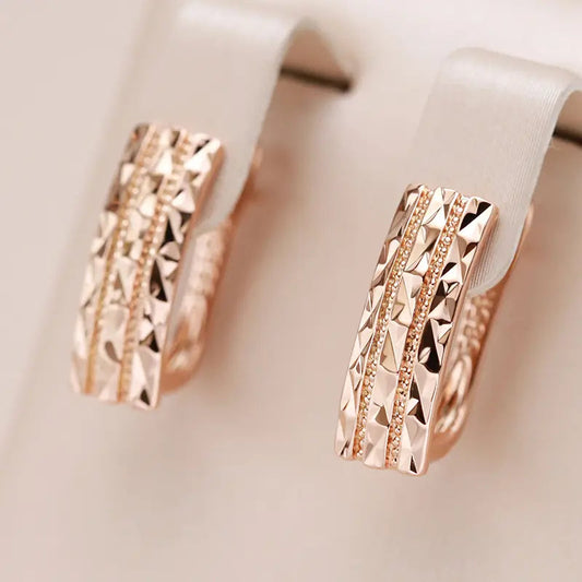 Elegant gold earrings