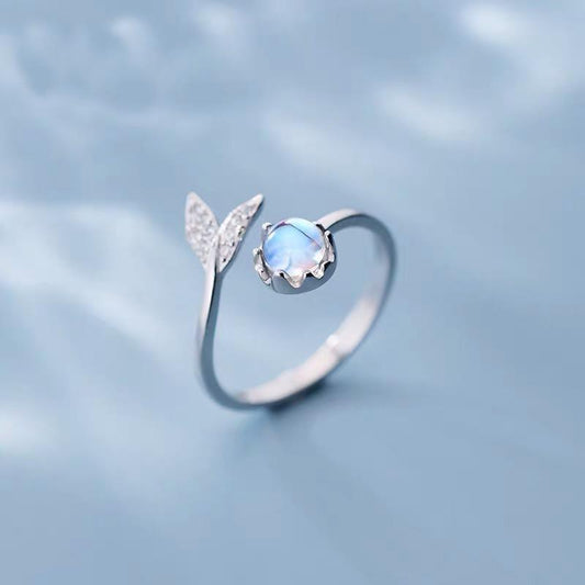 Adjustable Ring with Dolphin Tail in Silver and Blue Zirconia